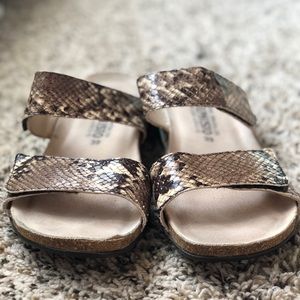 Mephisto natural snake flat sandal size 39